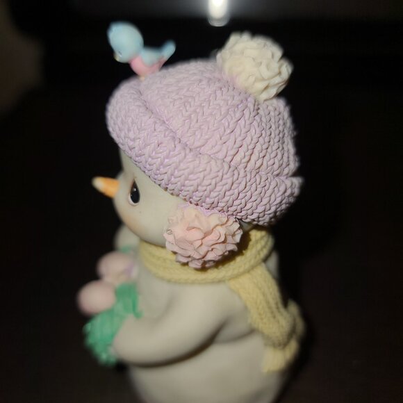 Precious Moments Snowgirl with light up wreath - Picture 2 of 7